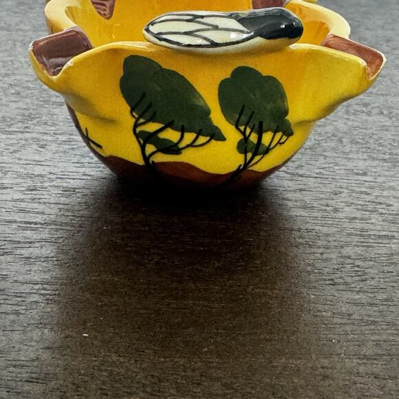 Vintage Ceramic Cicada Ashtray Provençal France Hand Painted Insect Bug Fly Dish - Picture 6 of 16